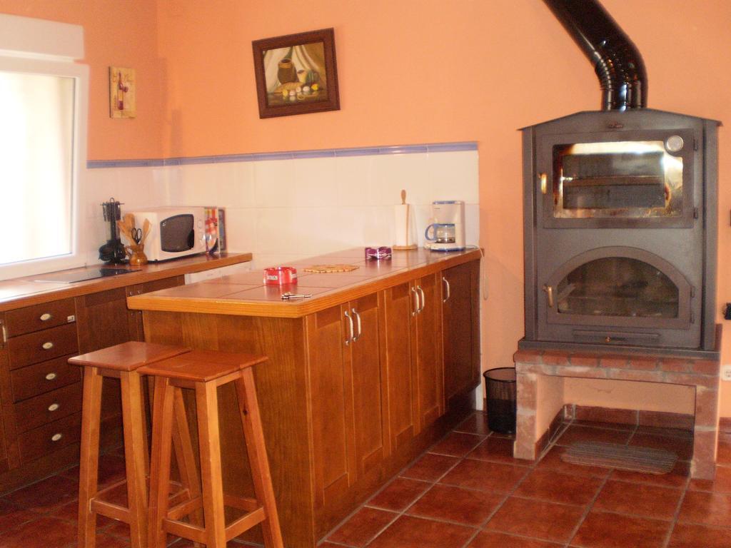 Los Olmos Holiday Home Fuentiduena ภายนอก รูปภาพ